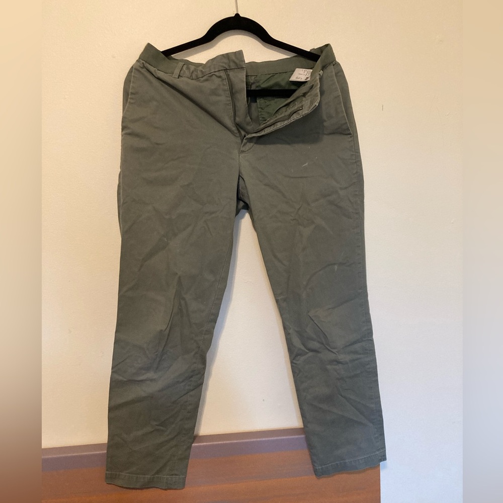 Uniqlo Cropped Ankle Pants Men’s small Olive Green